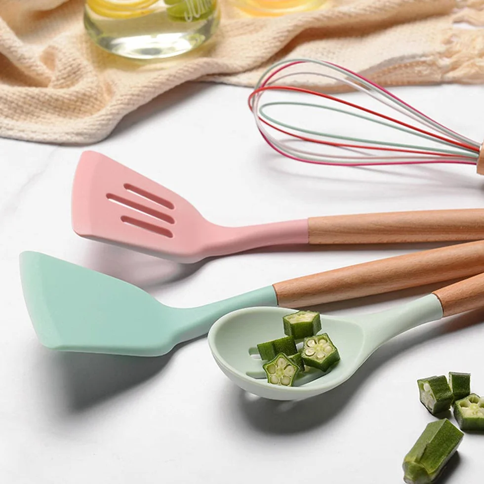 Ensemble d'ustensiles de Cuisine en Silicone 11 pièces avec poignées en Bois et ustensiles de Cuisson résistants à la Chaleur pour ustensiles de Cuisine antiadhésifs (Rose)
